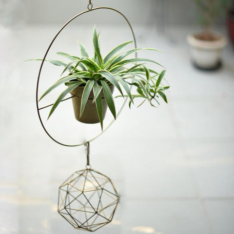 Big round planter with hanging ornament