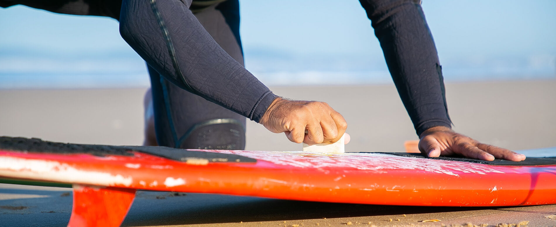 How To Wax A Surfboard Gili Sports 5524