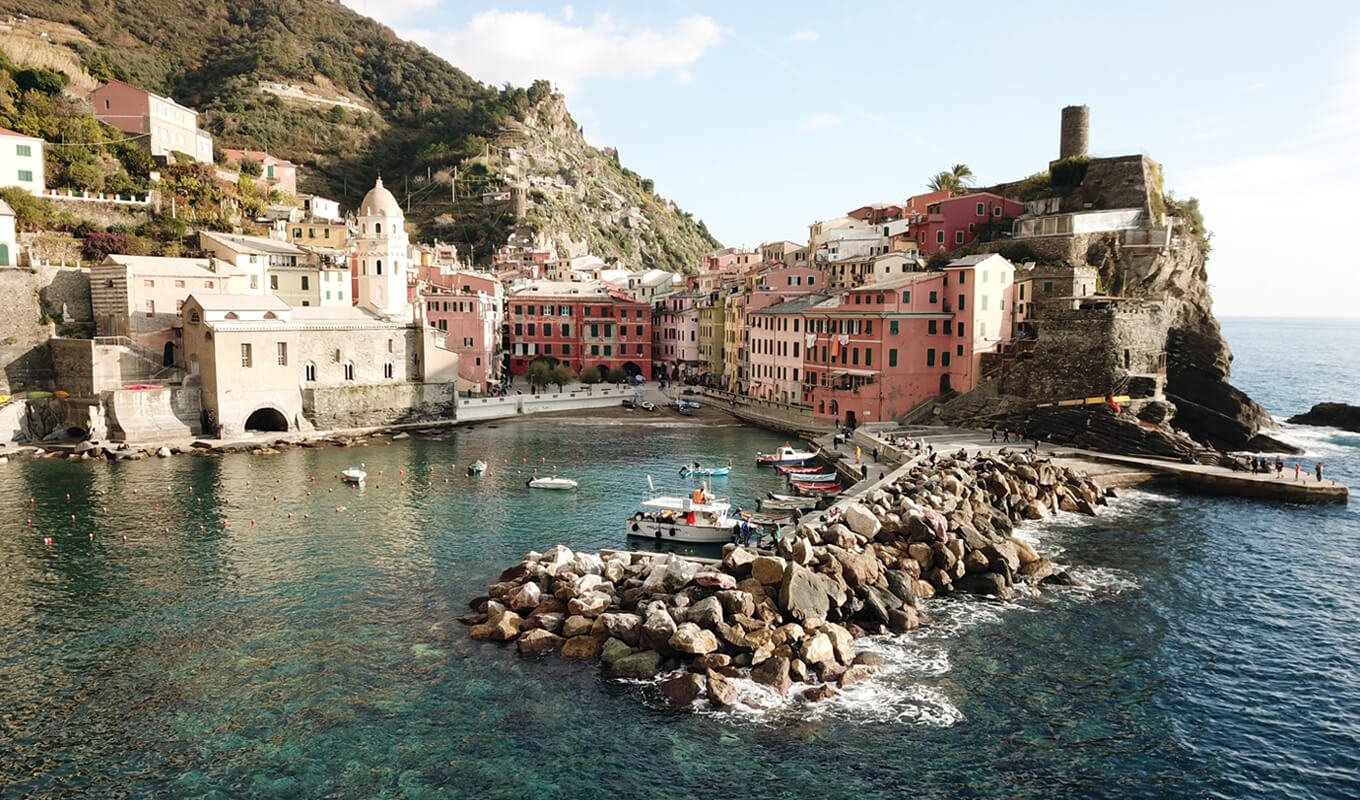 Vernazza, Harbor