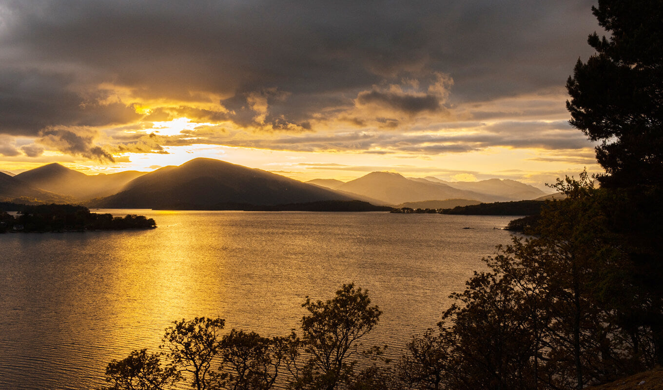 Luftaufnahme des Sonnenuntergangs am Loch Linnhe