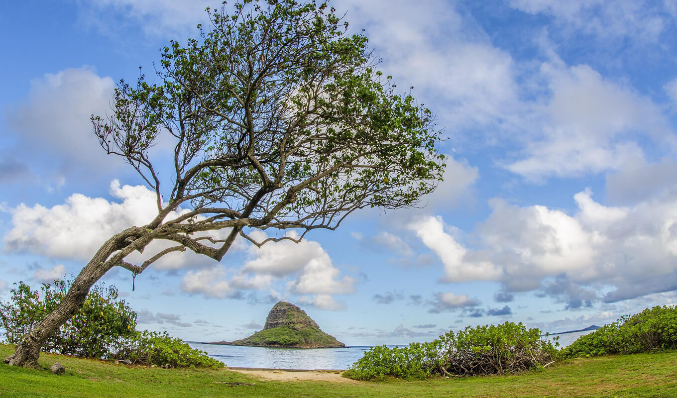 Chinamans hat mokolii on island Oahu