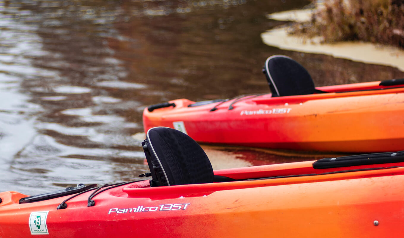 Kayak seats and extra features