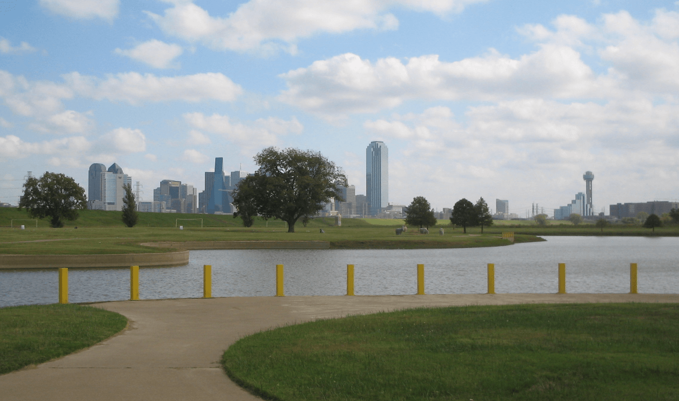 Paddle board dallas - trinity river sidewalk