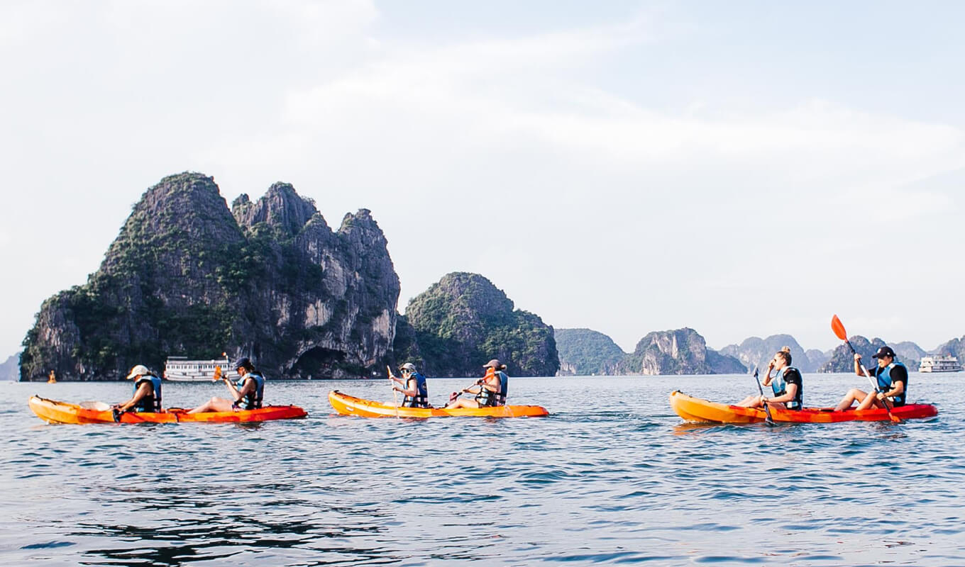 3 groups touring kayak