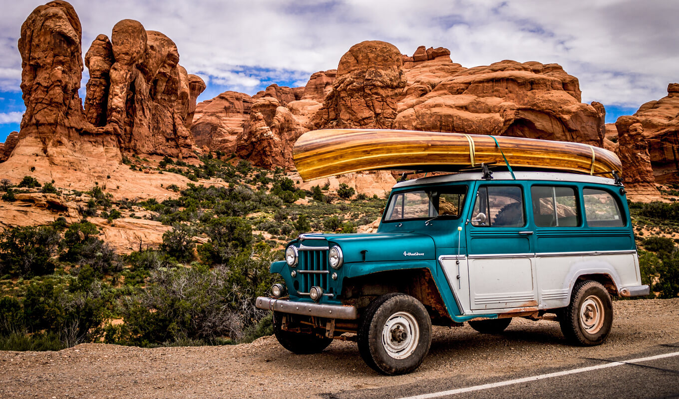 Transferring kayaks on a roof rack