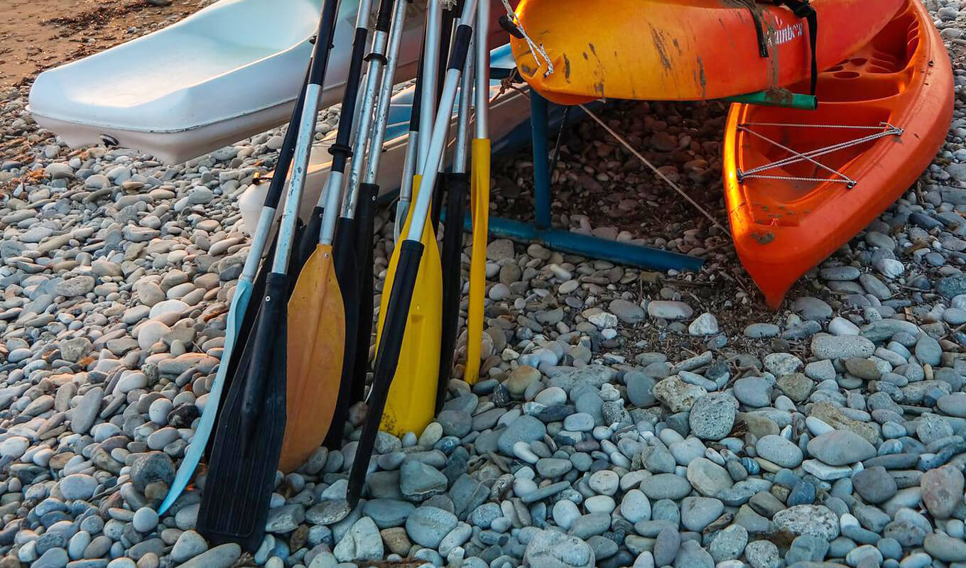 Different kayak blade shape