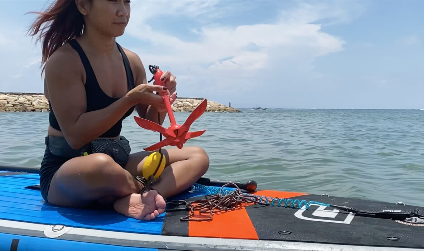 Paddle board anchor for tethering your SUP