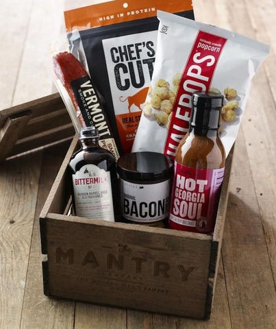 A look back at the "Bourbon BBQ" Father's Day Mantry ft. @drinkbittermilk Bourbon Barrel Old Fashioned @skilletstfood Bacon Jam @southernsoulbbq Hot Georgia Soul BBQ Sauce Chipotle BBQ @halfpops @chefscutjerky & @vtsmoke Pepperoni #Mantry #FathersDay