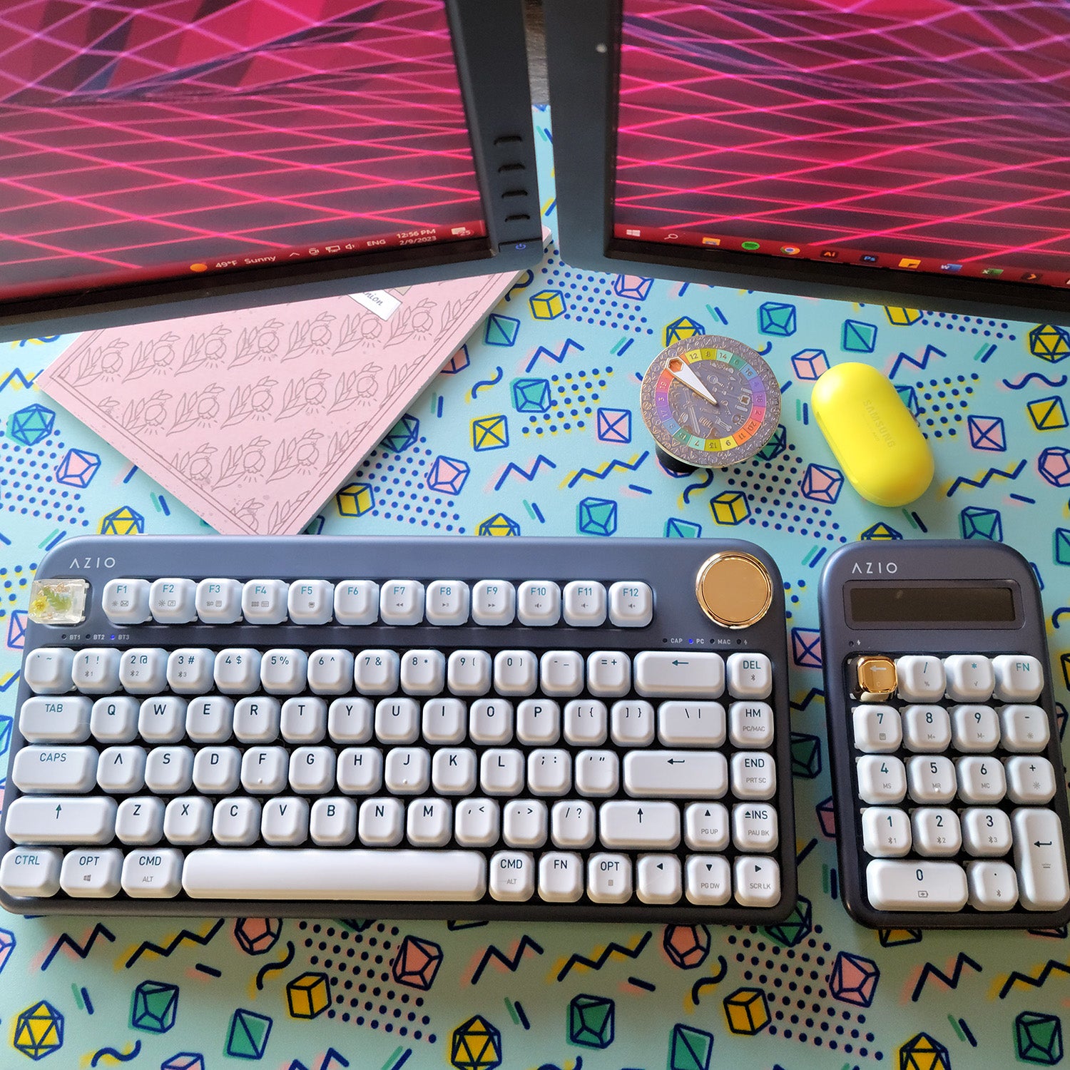 90s Dice desk mat
