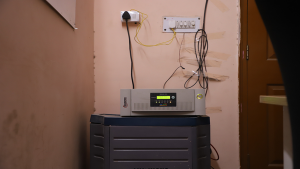 Connection between Solar Inverter and Grid