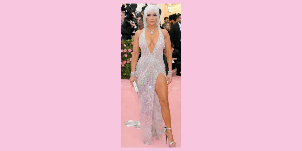 Caroline de l'Ouest Jenifer Lopez J-lo Sequin Met Gala Versace 2019