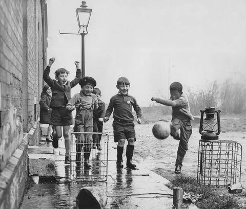 VINTAGE SOCCER BALL