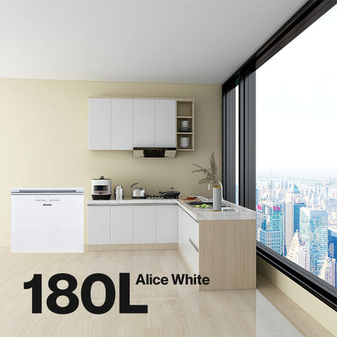 Dimchae Alice White in a kitchen