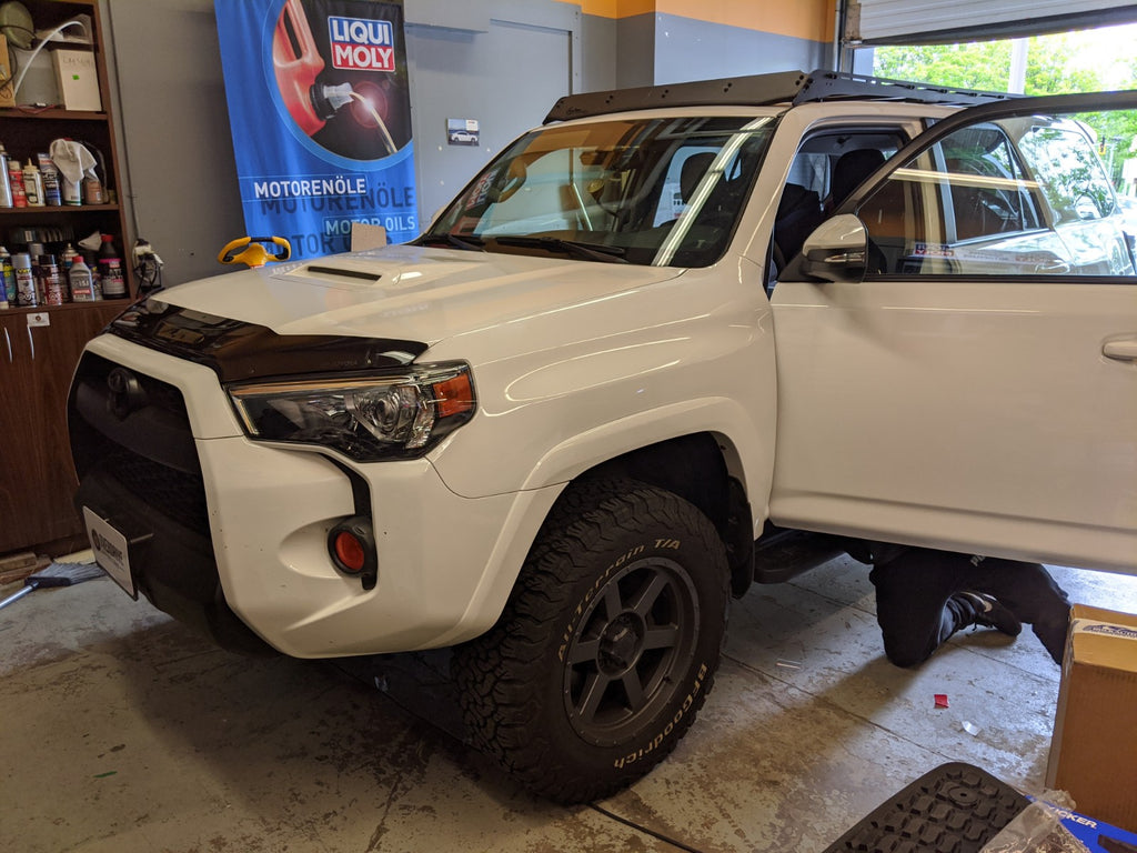 Toyota 4Runner 33" bf goodrich ko2 white