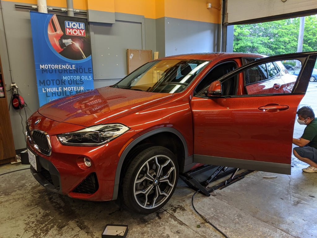 BMW X2 Silver alloygator