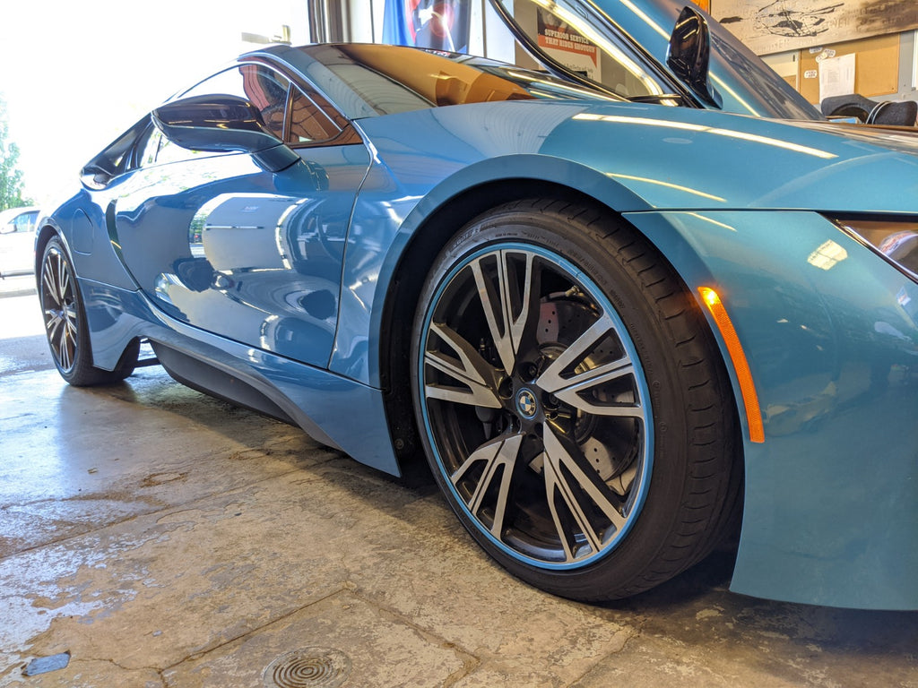 BMW i8 sky blue alloygator wheel protectors