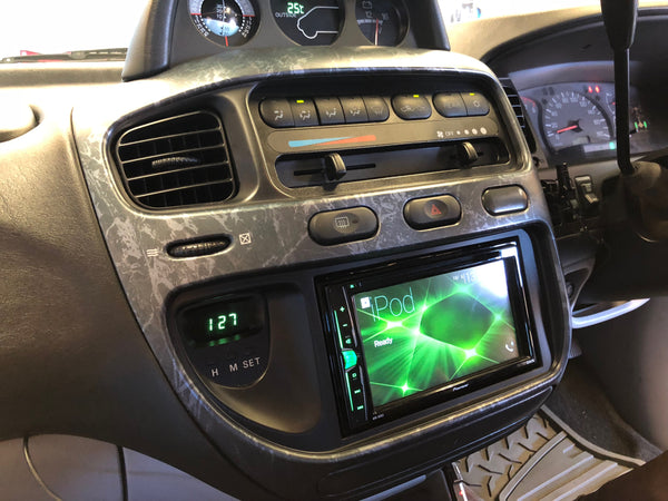 Pioneer AVH-211 in Mitsubishi Space gear double din