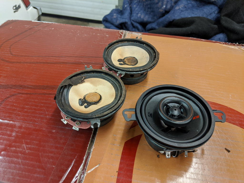 Kicker 3.5" speakers Buick Regal