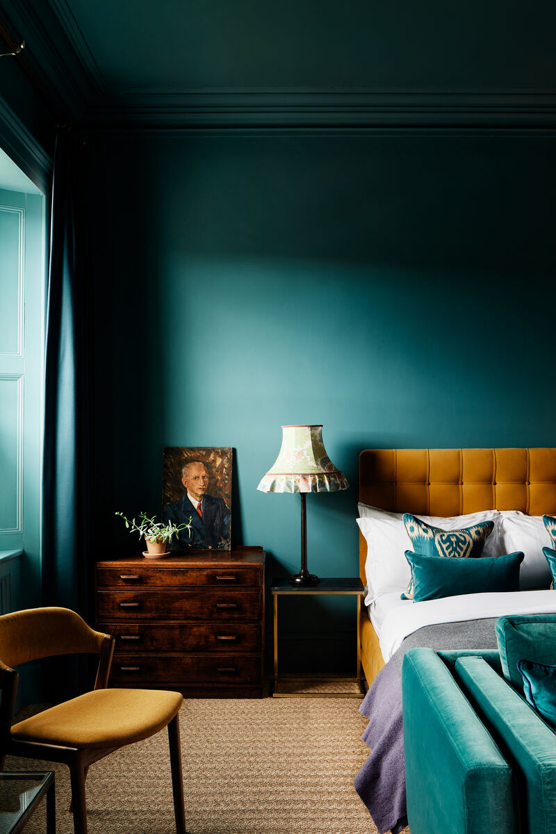 Burlington Arcade™ No.216 W&M Matt (Walls & Woodwork)_Bedroom_Portrait_Mylands_@thecountryhousediaries_3 - Newsletter and web.jpg__PID:2d025da3-eb00-497c-9f8b-9138c5fe501a