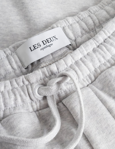 Les Deux MEN Blake Sweatshorts Shorts 230474-Snow Melange/Washed Denim Blue