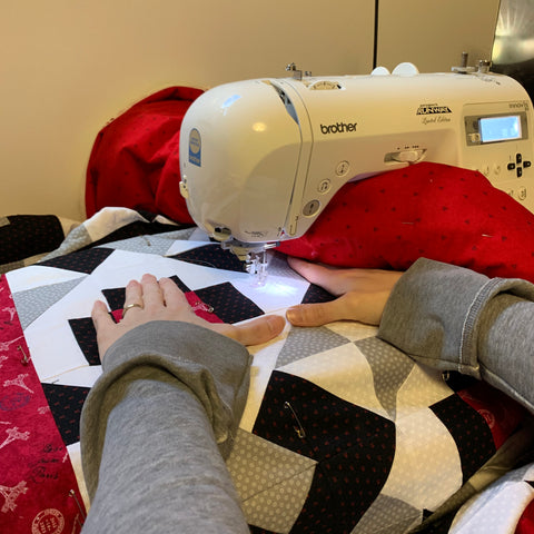 Hand placement when quilting a large quilt