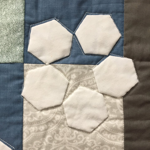 Hexagon Snowflake Mini Quilt