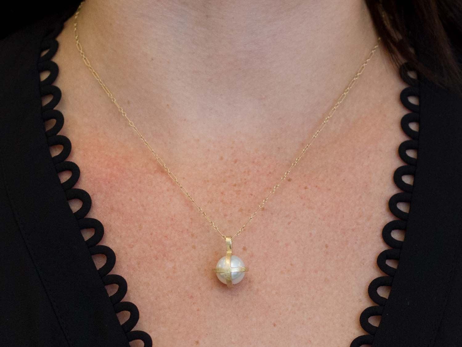 yellow gold pearl necklace