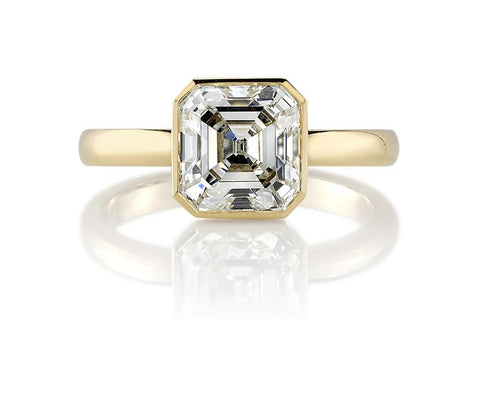 Brilliant Diamond Solitaire Engagement Ring in Yellow Gold
