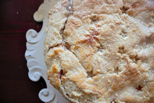 Decorate the Perfect Peach Pie Using Edible Glitter | Bakell.com