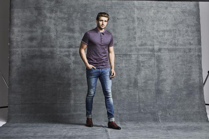 mens jeans and t shirt