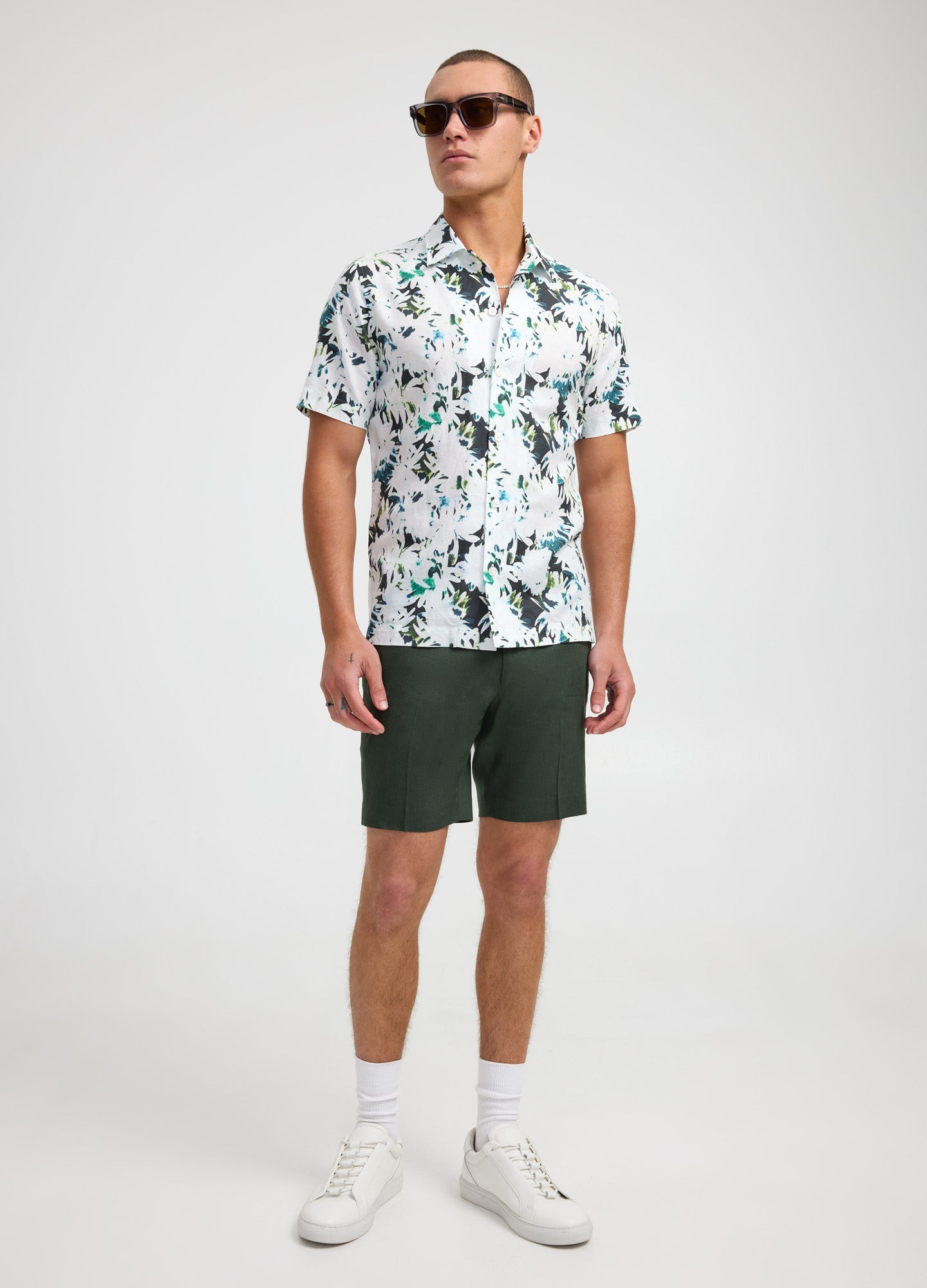 Linen Cotton Twill Shorts Green - Calibre Menswear