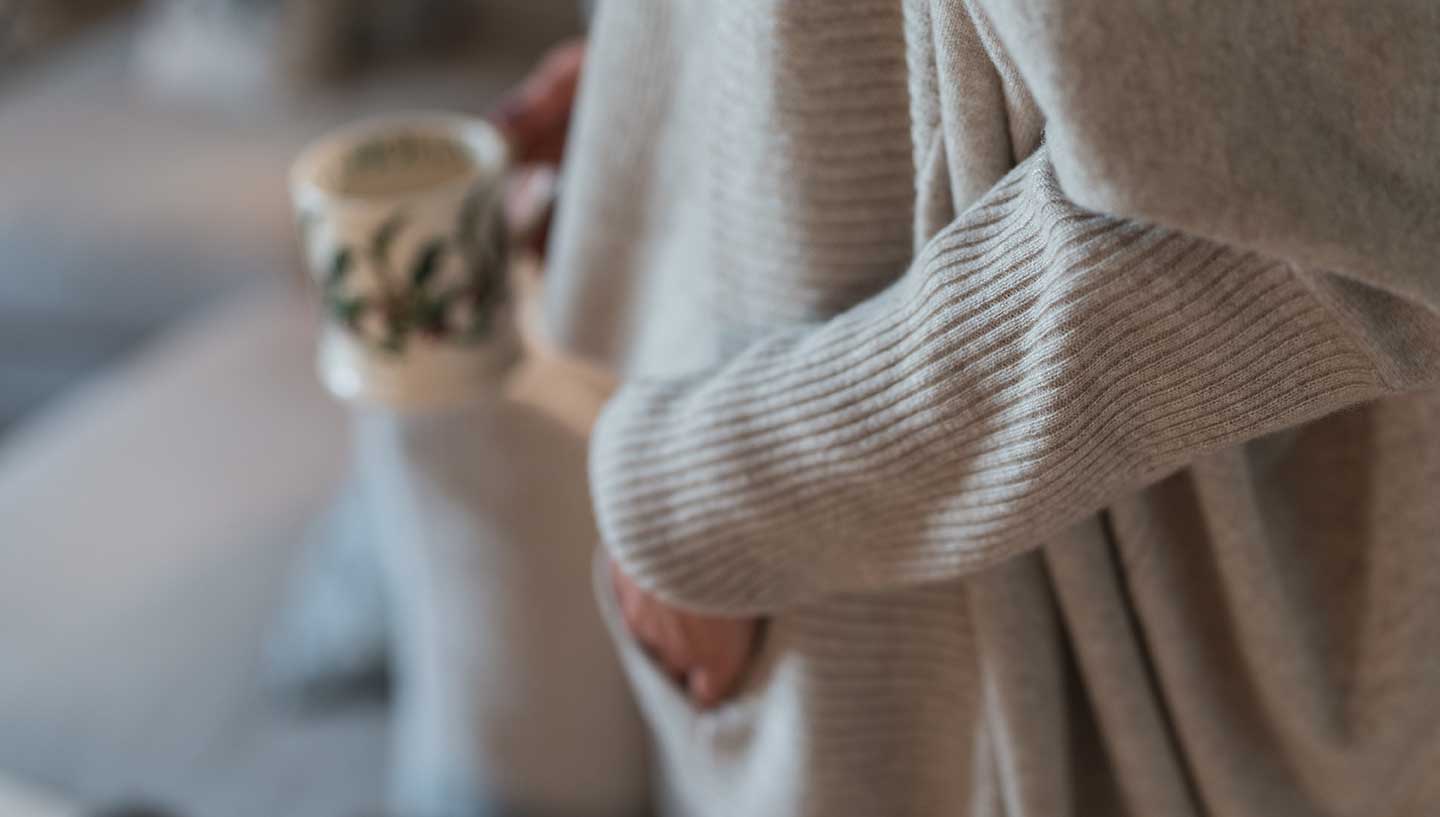 cocoon cashmere cardigan in chinchilla neutral colour detailing