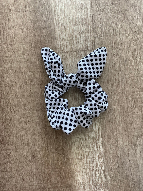 Bow Scrunchie white with black polka dots
