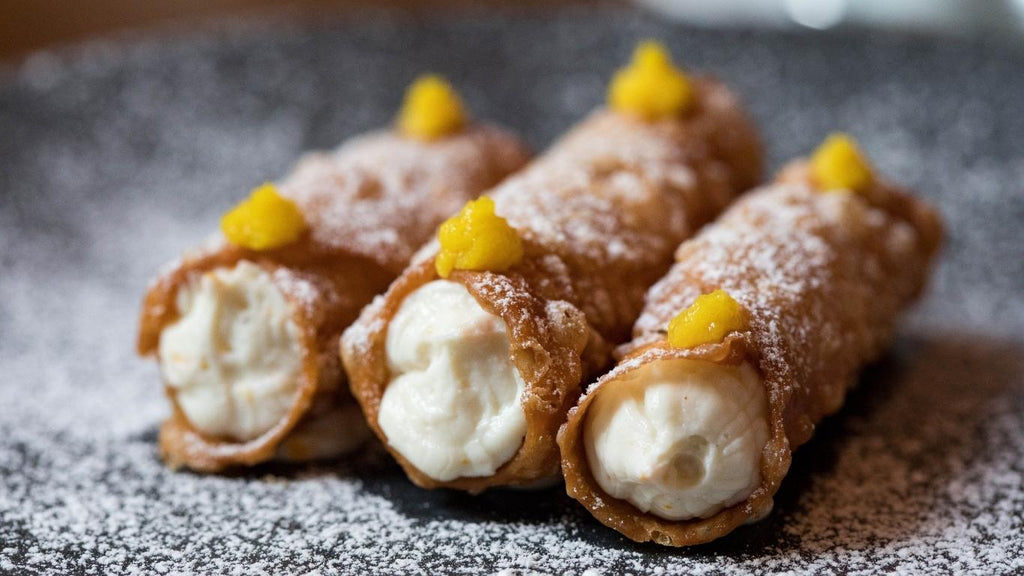 Patrizia's Ricotta Cannoli