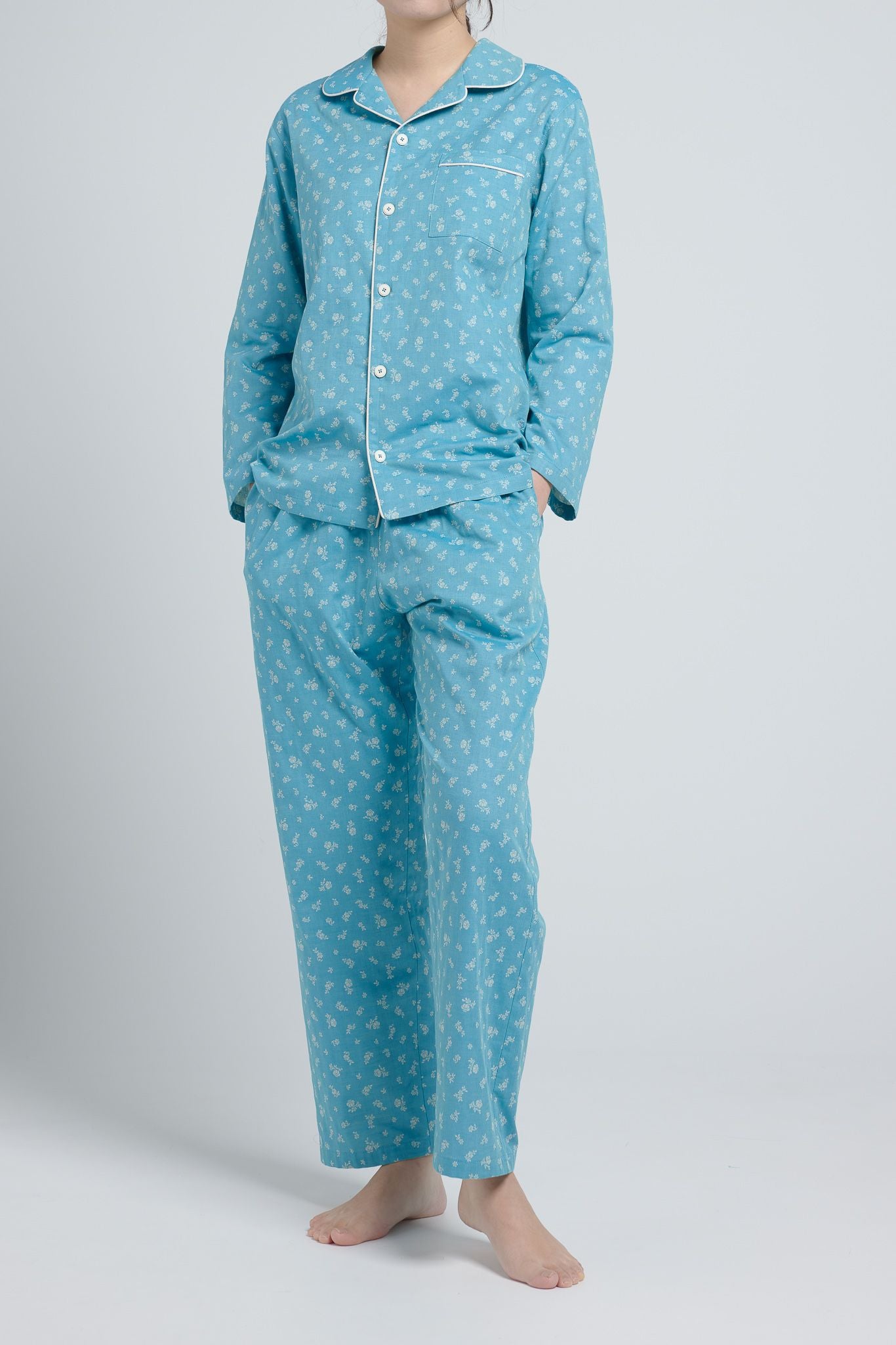 Swing-Flowers-Pajamas-Leaf-Blue-1d.jpg__PID:dbbc5315-65d4-4f27-9287-5b09d1c6f5fb