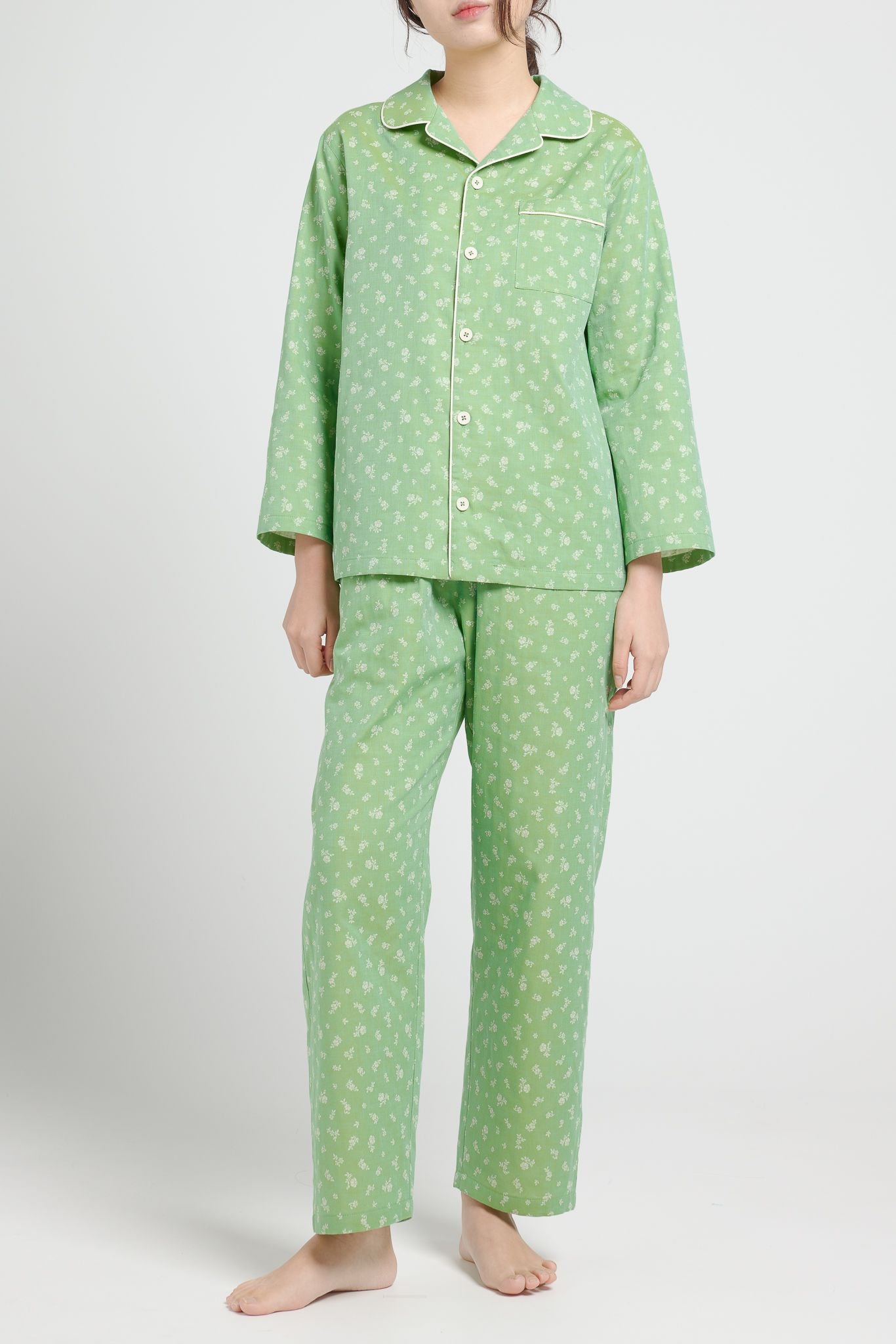 Swing-Flowers-Pajamas-Leaf-Green-1c.jpg__PID:d41f27d2-875b-49d1-86f5-fbce7de762b1