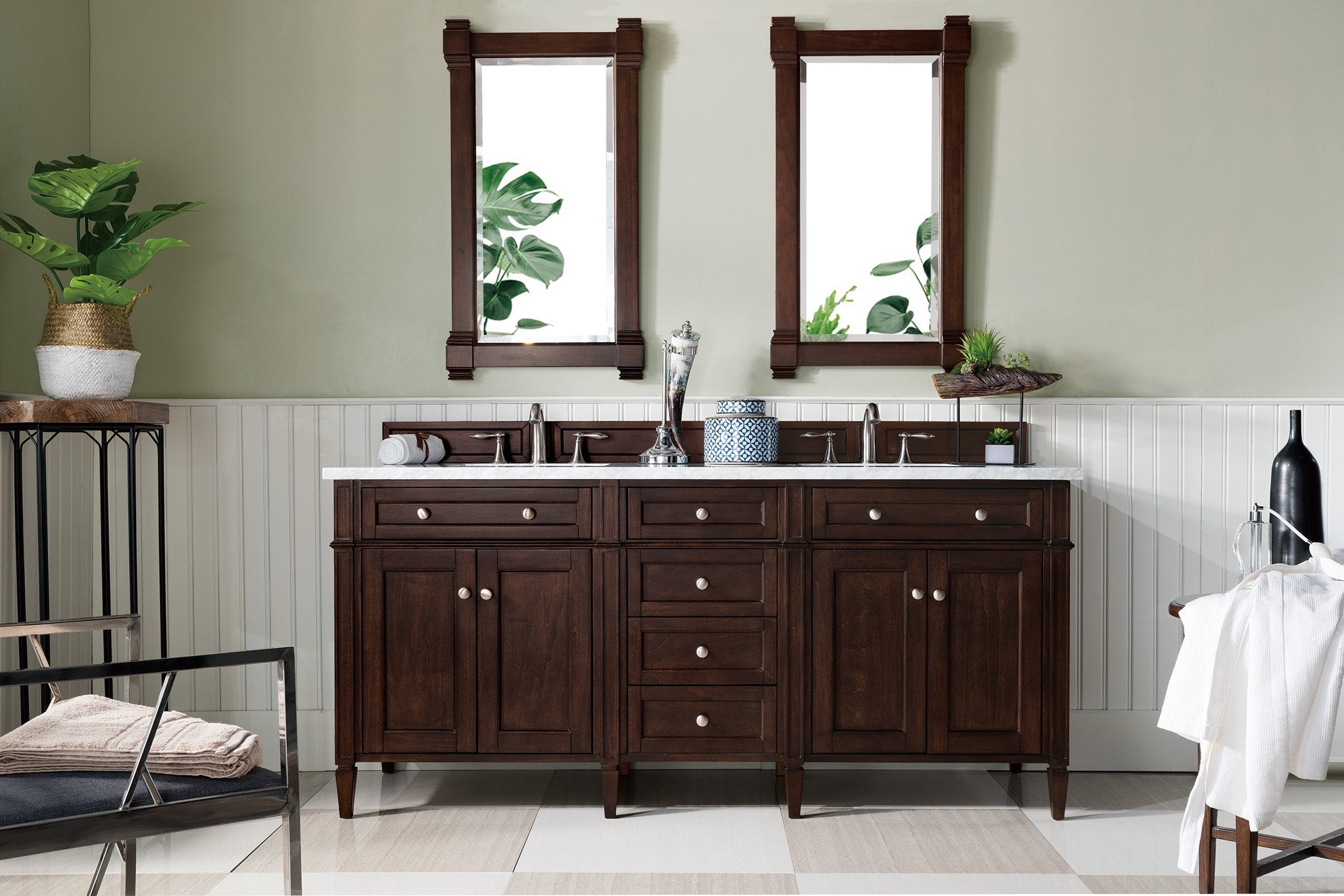 Traditional Luxury Bathroom Vanity