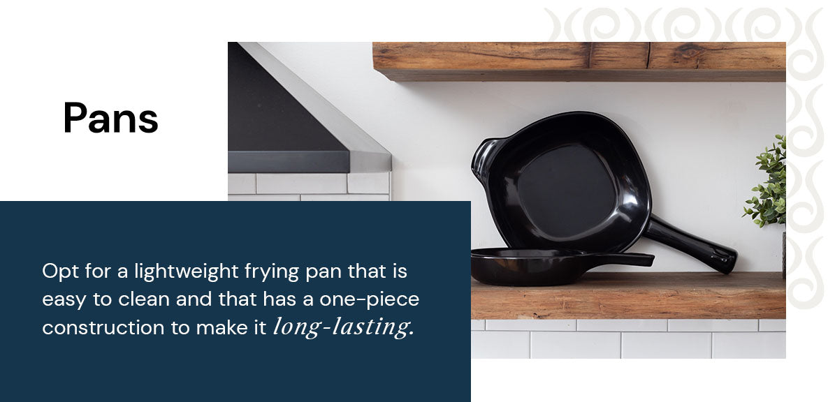 Opt for a lightweight frying pan that is easy to clean and that has a one-piece construction to make it durable and long-lasting.