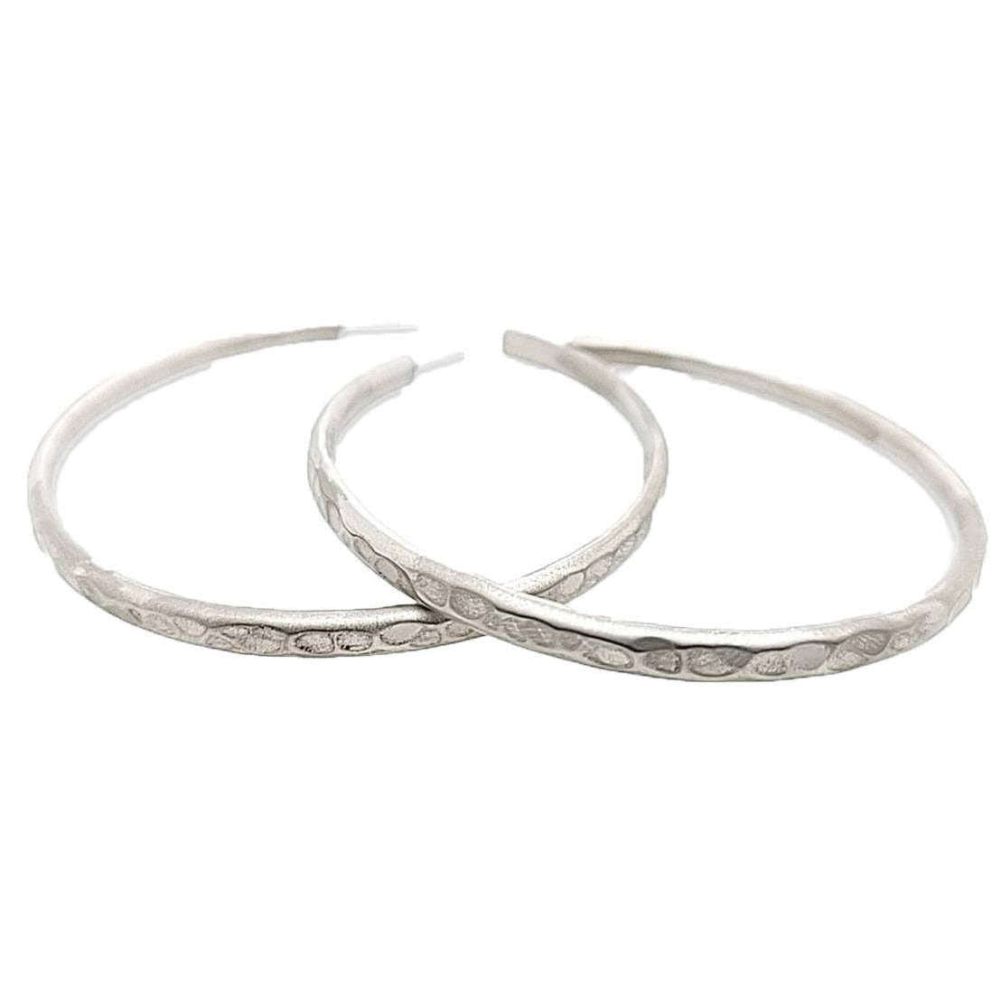 Ti2 Titanium Ripple Hoop Earrings - Natural Silver