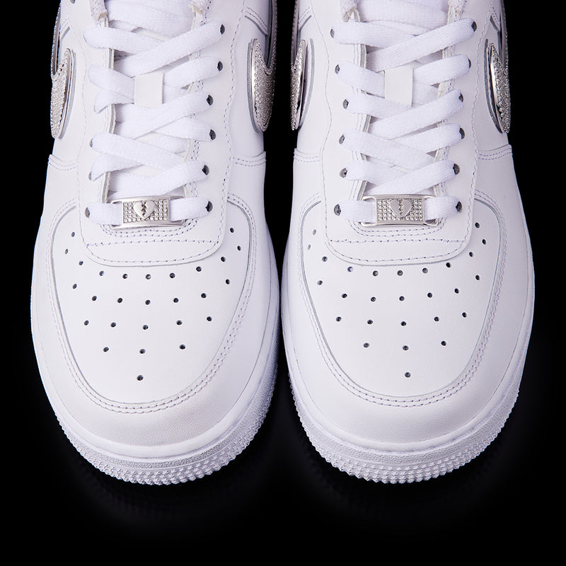 nike heart lace lock