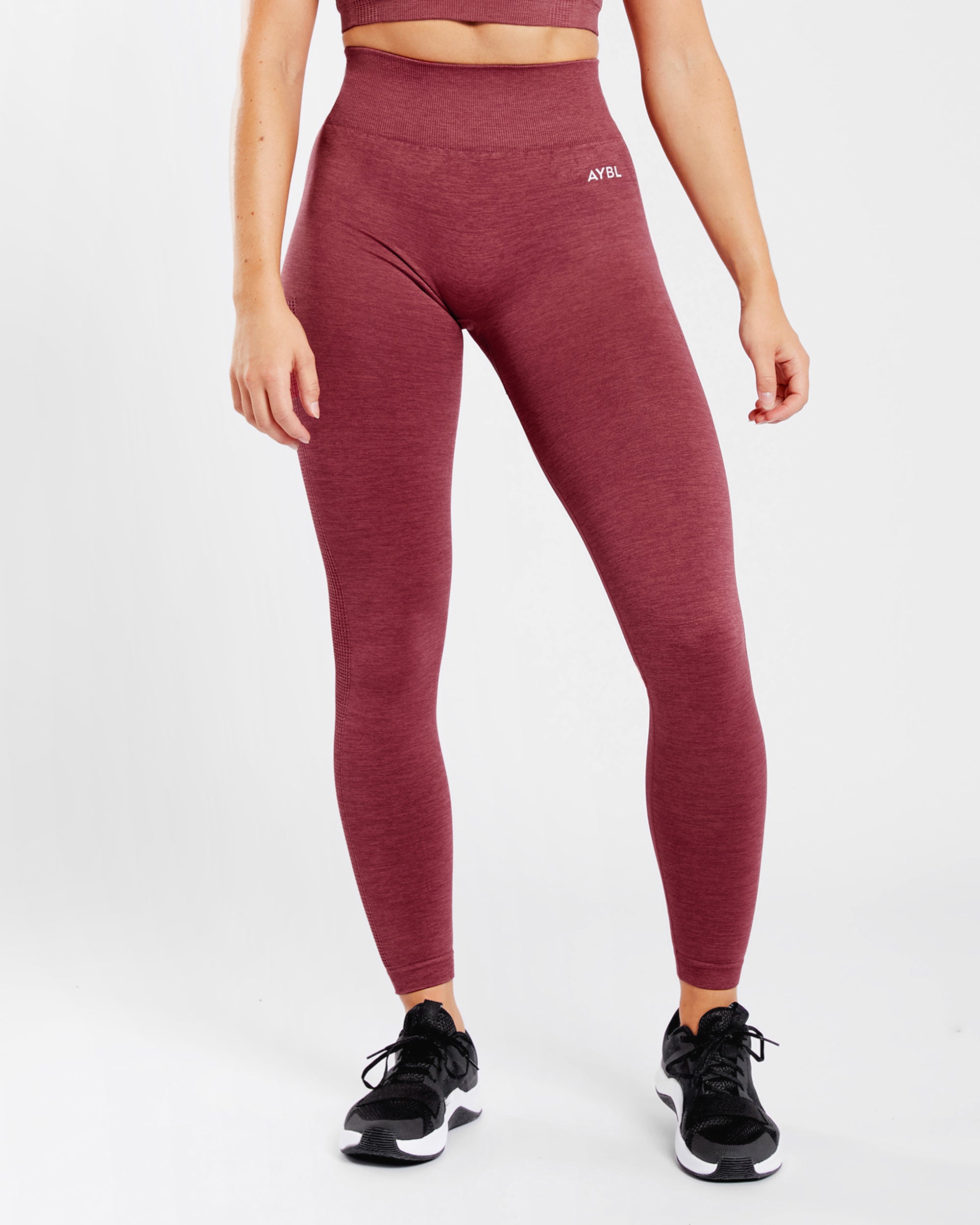 don't sleep on these new @AYBL leggings!!! 😍 revive seamless leggings