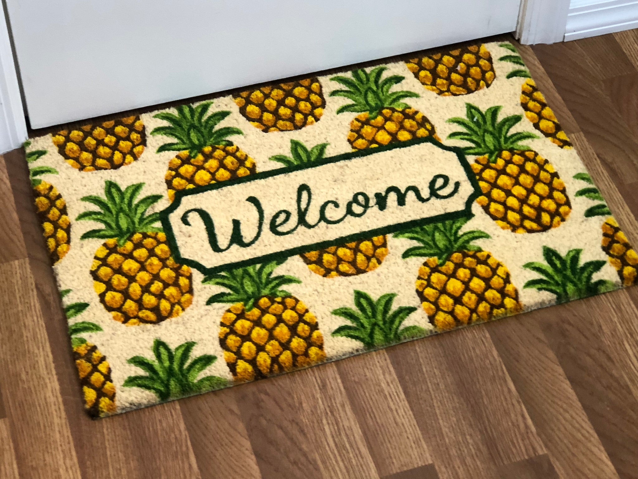 pineapple welcome symbol