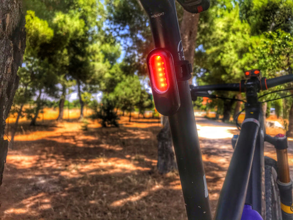Las luces en la bicicleta, cuáles son obligatorias - Uppers
