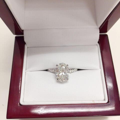 diamond engagement rings for women in a box