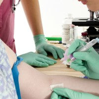 blood_draw_woman_nurse_science_microscope_needle_pic
