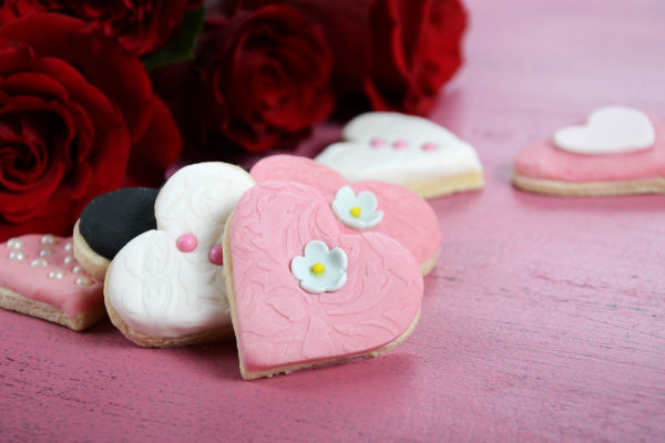 cookies_roses_frosting_hearts_love_pink_white_red_pic
