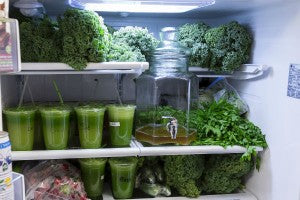 green_juices_kale_fridge_fasting_pic