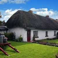 ireland_irish_traditional_home_house_thatch_grass_pic