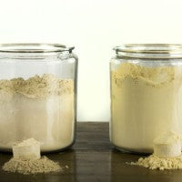 protein_powder_scoop_jars_pic