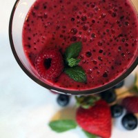 smoothie_red_berries_raspberries_blueberries_strawberries_fruit_breakfast_yum_pic